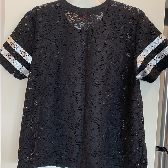 Guess black top - Picture 2 of 3